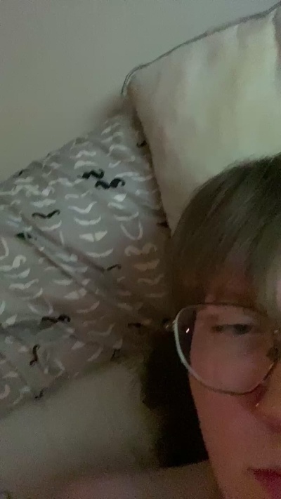 Beaniebaby live cam on Cam4