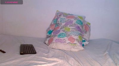 Bear_97x live cam on Cam4
