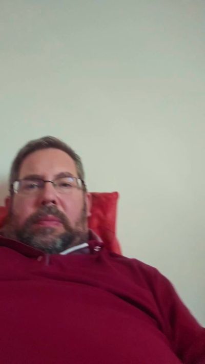 Beardeconflans live cam on Cam4