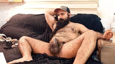 BeardedSmoker live cam on Cam4