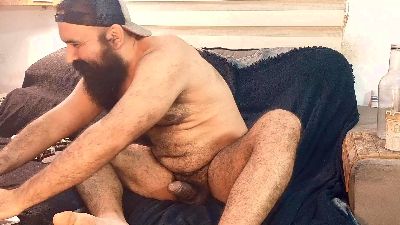 BeardedSmoker live cam on Cam4