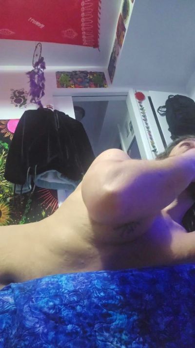 Beardedveteran live cam on Cam4