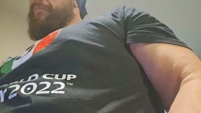 Beardedveteran live cam on Cam4