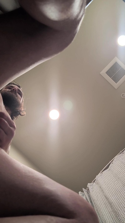 Beardedveteran live cam on Cam4
