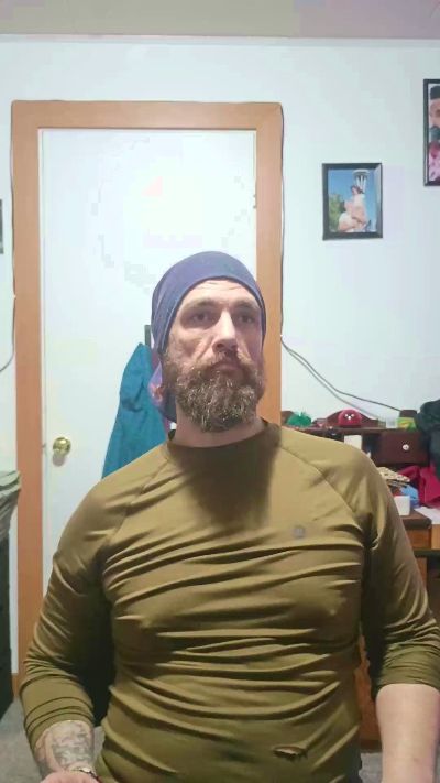 Beardedveteran live cam on Cam4