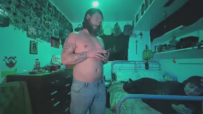Beardedveteran live cam on Cam4