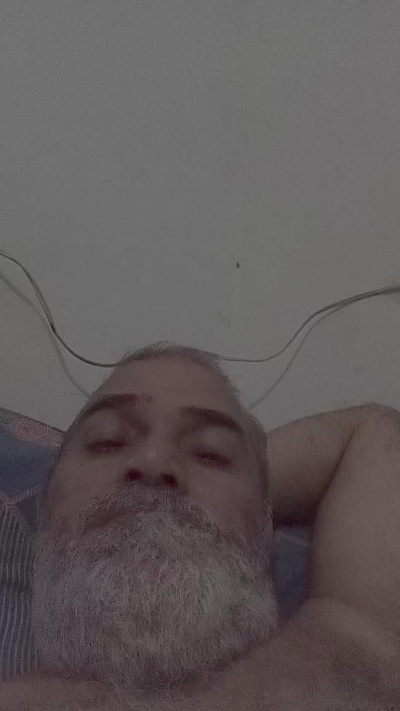 Bearoliverpcd live cam on Cam4