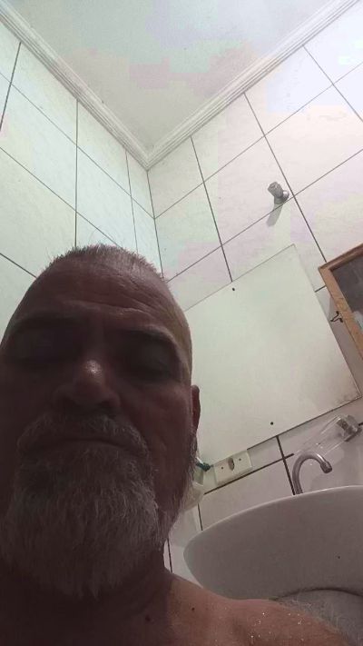 Bearoliverpcd live cam on Cam4