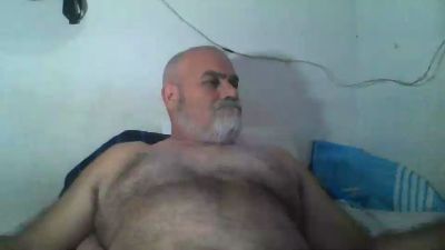 Bearoliverpcd live cam on Cam4
