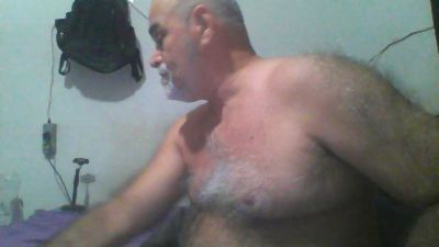 Bearoliverpcd live cam on Cam4