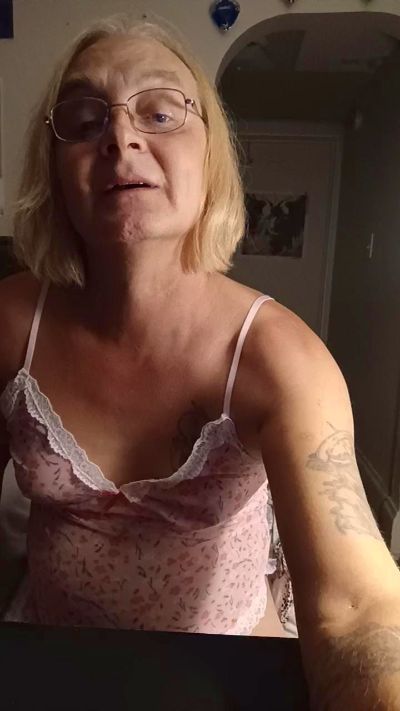 Beast2174 live cam on Cam4