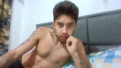Watch  Bebecito777 live on Cam4