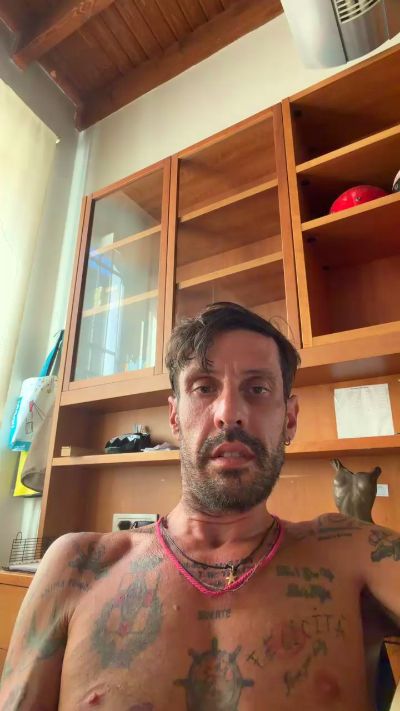 Bebo232323 live cam on Cam4