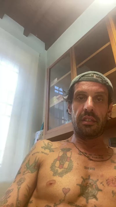 Bebo232323 live cam on Cam4