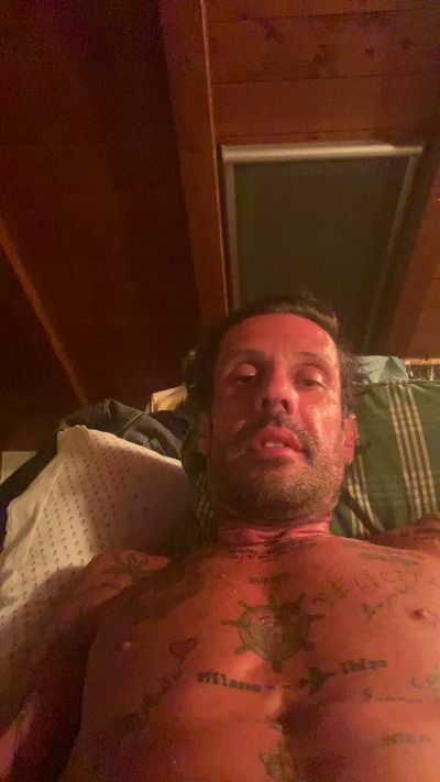 Bebo232323 live cam on Cam4