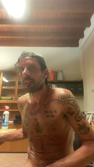 Bebo232323 live cam on Cam4