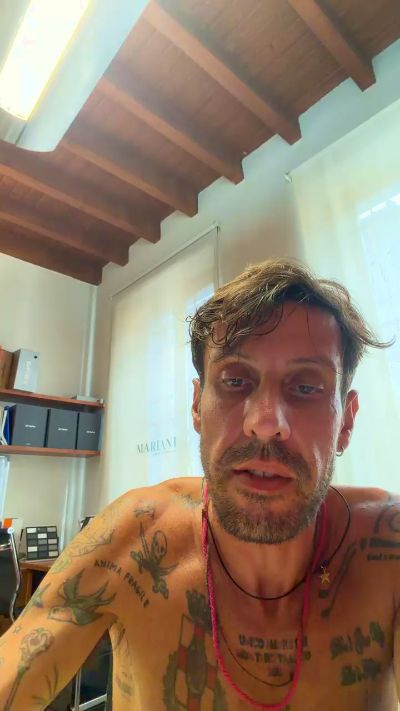 Bebo232323 live cam on Cam4