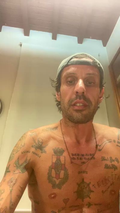 Bebo232323 live cam on Cam4