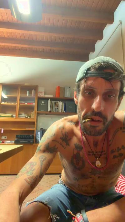 Bebo232323 live cam on Cam4