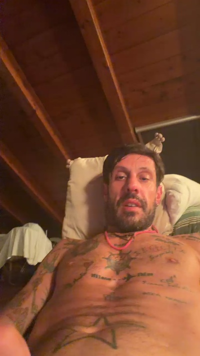 Bebo232323 live cam on Cam4