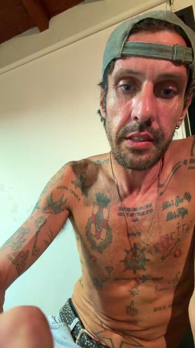 Bebo232323 live cam on Cam4