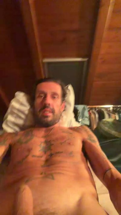 Bebo232323 live cam on Cam4