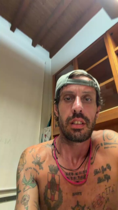 Bebo232323 live cam on Cam4