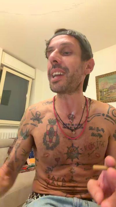 Bebo232323 live cam on Cam4