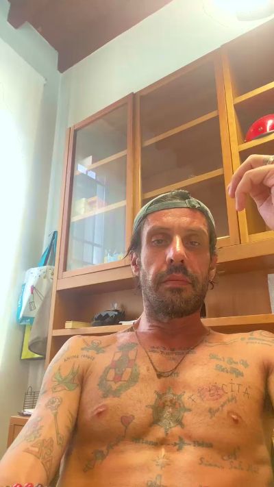 Bebo232323 live cam on Cam4