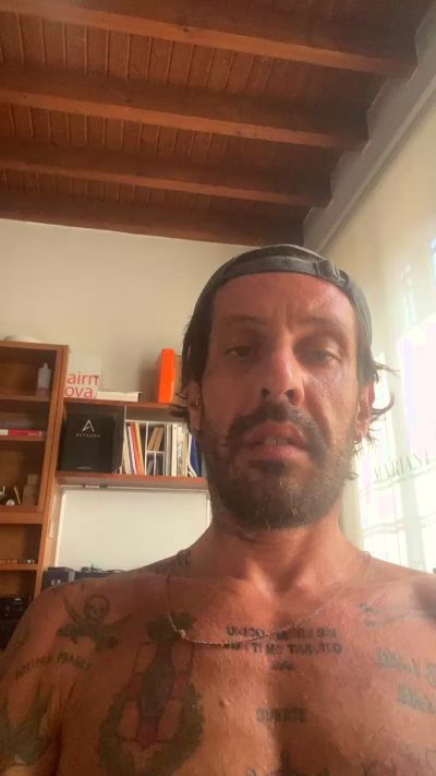 Bebo232323 live cam on Cam4