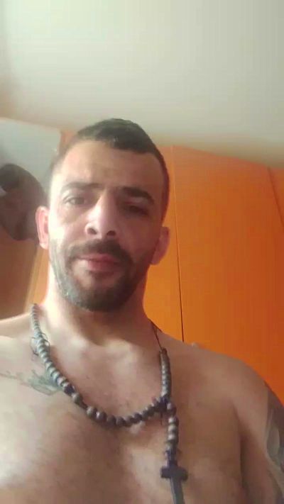 Bedrol1 live cam on Cam4