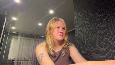 BeeBalyeat live cam on Cam4