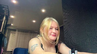 BeeBalyeat live cam on Cam4
