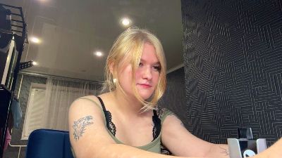 BeeBalyeat live cam on Cam4