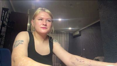 BeeBalyeat live cam on Cam4