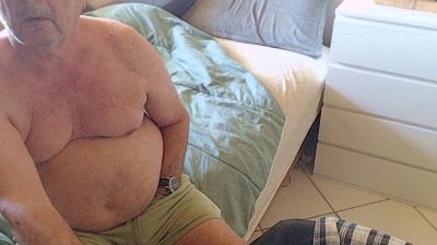 BeeGee53 live cam on Cam4