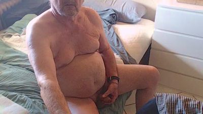 BeeGee53 live cam on Cam4