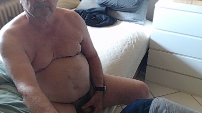 BeeGee53 live cam on Cam4