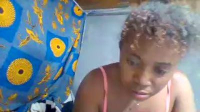 Beee live cam on Cam4