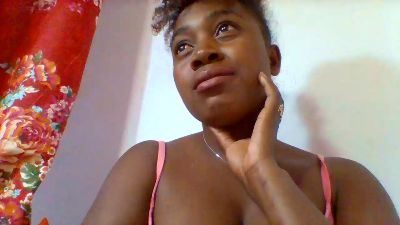 Beee live cam on Cam4