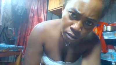 Beee live cam on Cam4