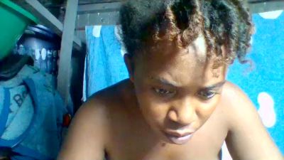 Beee live cam on Cam4