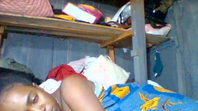 Beee live cam on Cam4