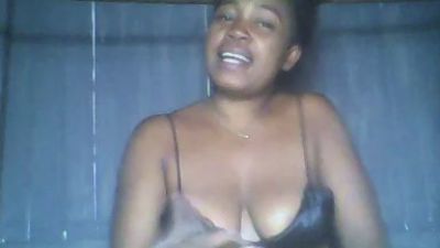 Beee live cam on Cam4