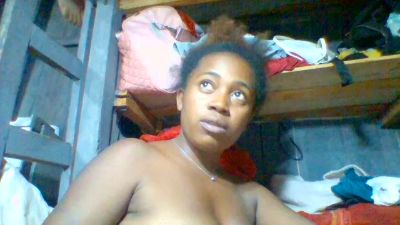 Beee live cam on Cam4