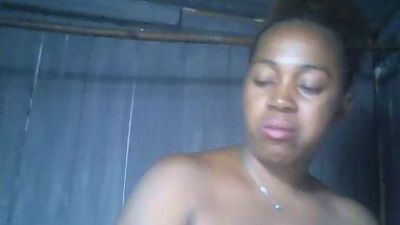 Beee live cam on Cam4