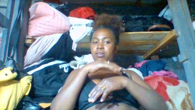 Beee live cam on Cam4