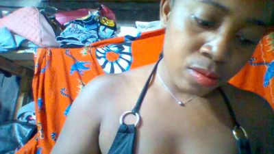 Beee live cam on Cam4