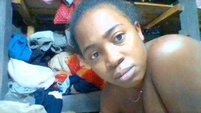 Beee live cam on Cam4