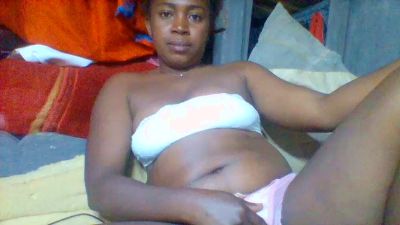 Beee live cam on Cam4